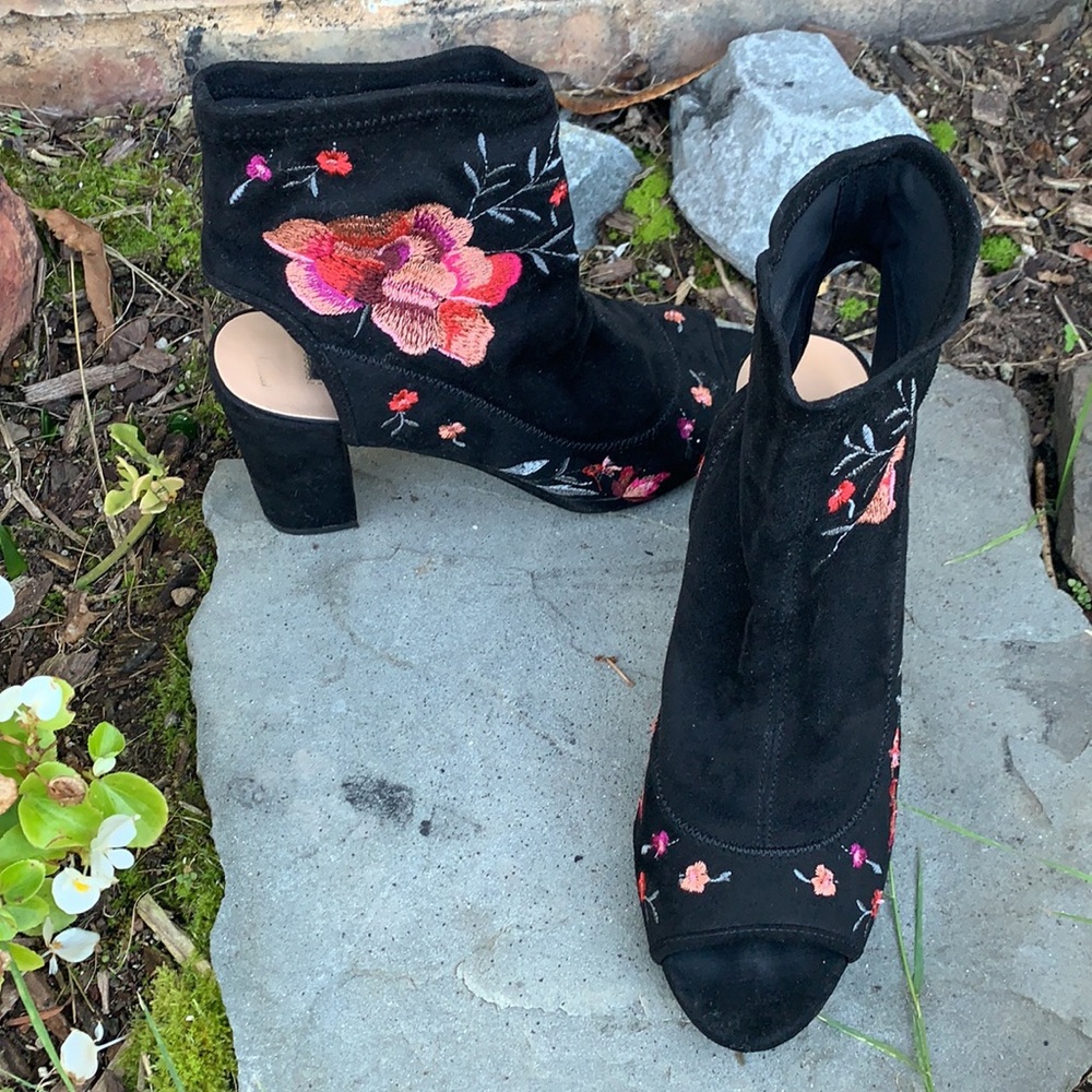 INC  Open toe booties with Embroidery